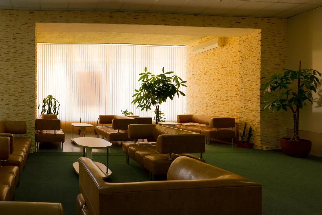 Hotel Mirniy